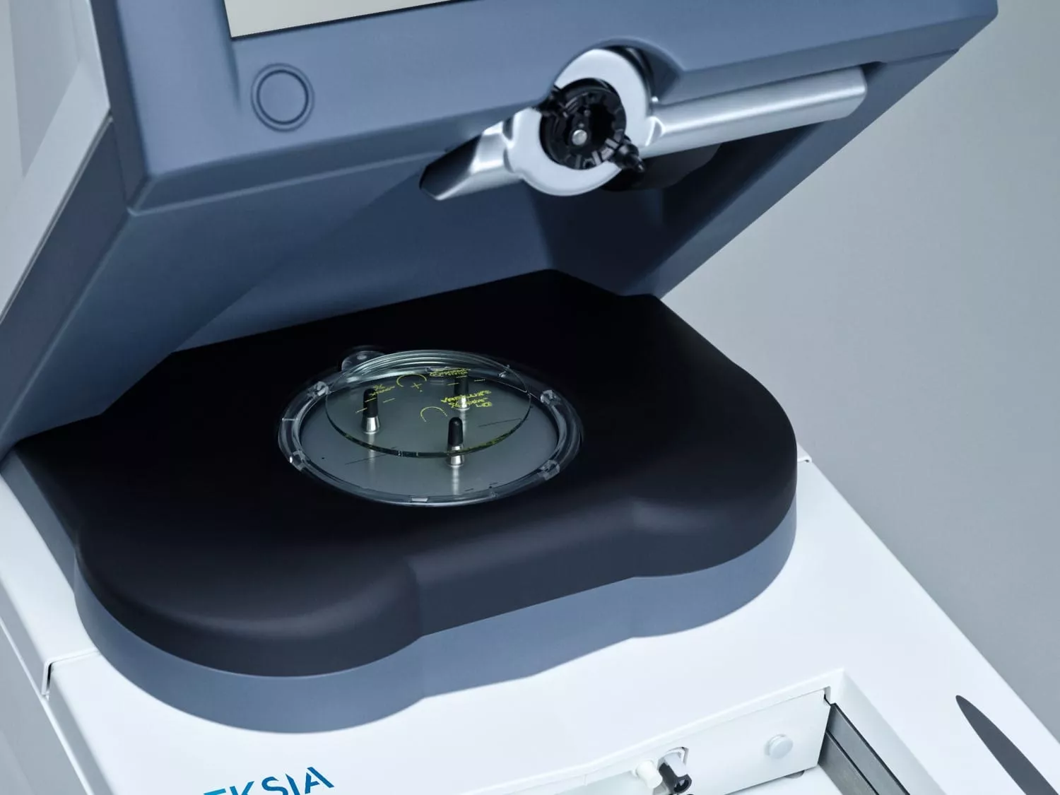Essilor Neksia 650 V2